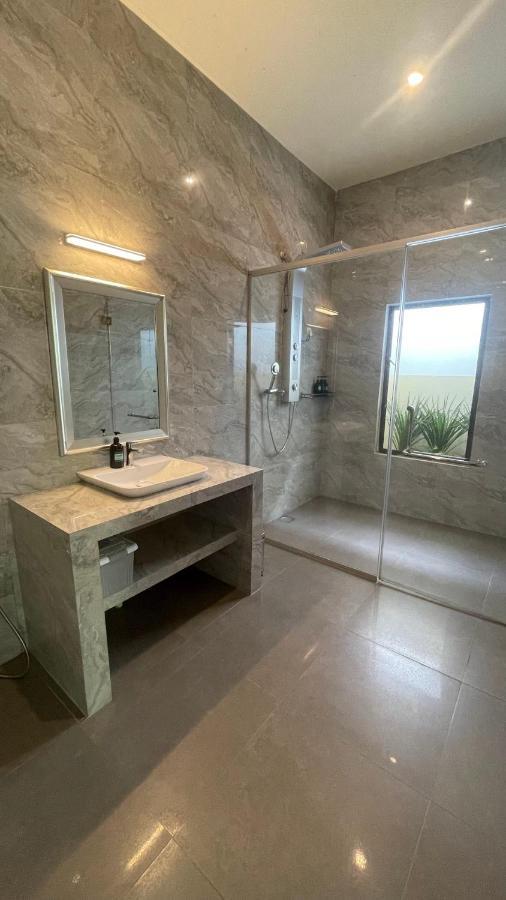 Charis Pool Villa 2 - 3 Bedroom With Private Pool بينتونغ المظهر الخارجي الصورة