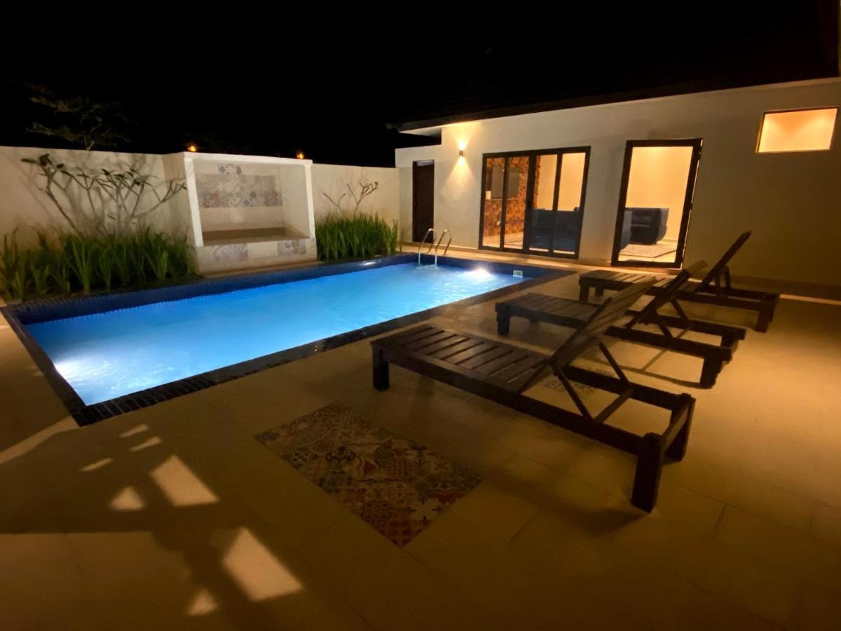 Charis Pool Villa 2 - 3 Bedroom With Private Pool بينتونغ المظهر الخارجي الصورة