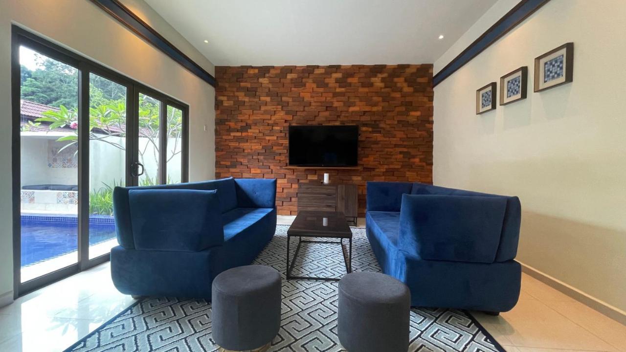 Charis Pool Villa 2 - 3 Bedroom With Private Pool بينتونغ المظهر الخارجي الصورة
